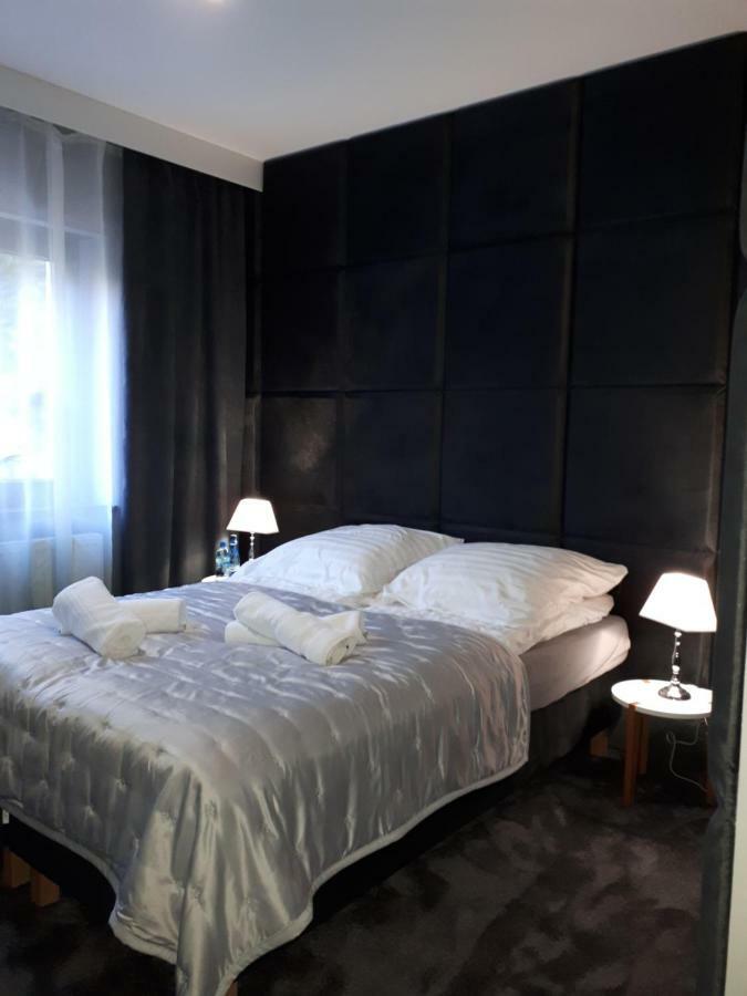 Apartamenty Centrum- Kochanowskiego -Dawniej Two-Bedroom Apartment Zielona Góra Dış mekan fotoğraf