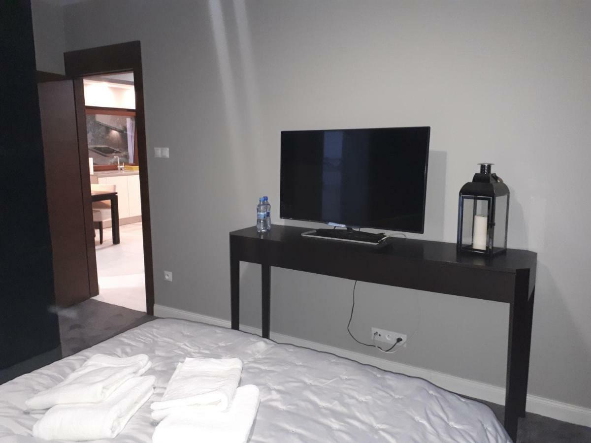 Apartamenty Centrum- Kochanowskiego -Dawniej Two-Bedroom Apartment Zielona Góra Dış mekan fotoğraf