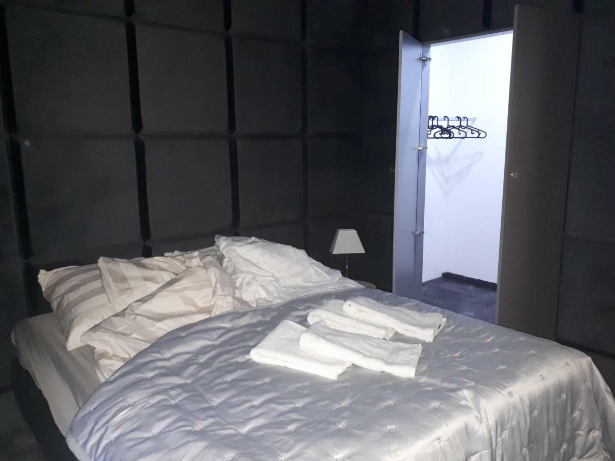 Apartamenty Centrum- Kochanowskiego -Dawniej Two-Bedroom Apartment Zielona Góra Dış mekan fotoğraf