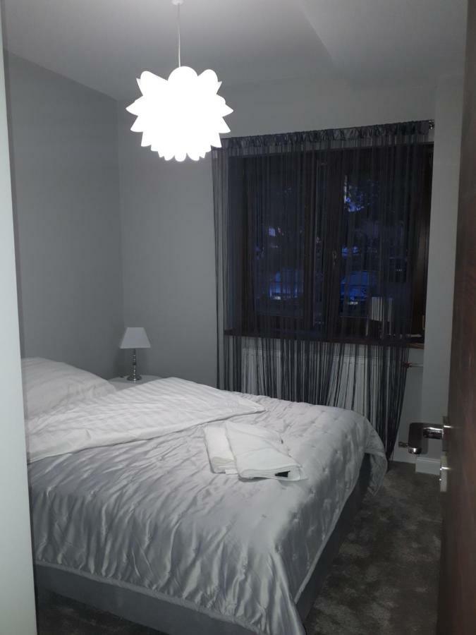 Apartamenty Centrum- Kochanowskiego -Dawniej Two-Bedroom Apartment Zielona Góra Dış mekan fotoğraf